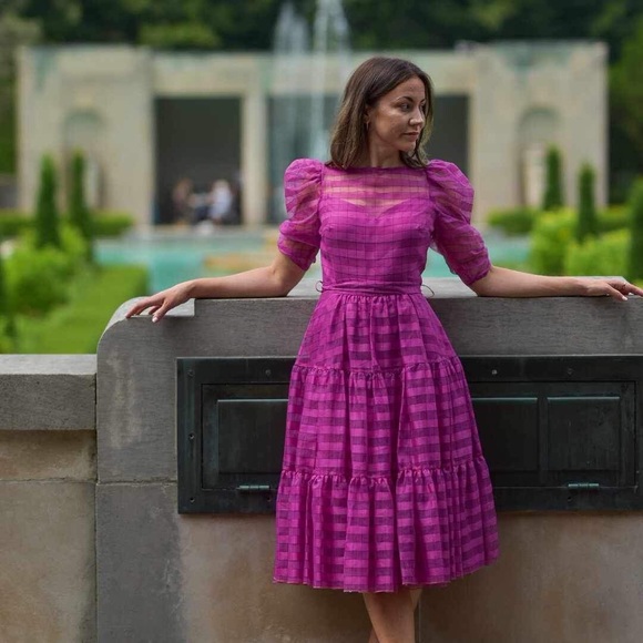 Party dress  with Pinky Plaid Puff Sleeves. Lined dress, zippered back, Size 4-6 - Picture 7 of 11